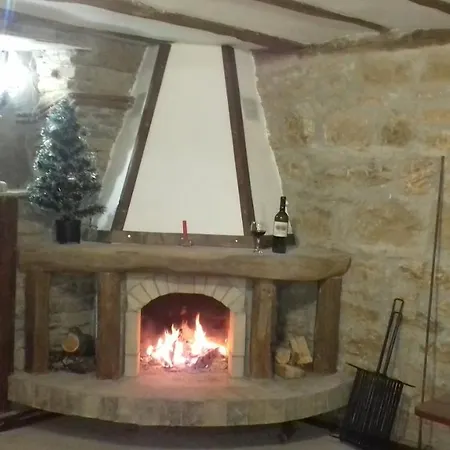 старата къща - *