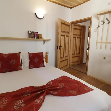 Villa старата къща - *